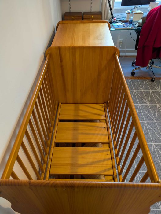 Cama de bebé convertível + quarto completo (madeira maciça)