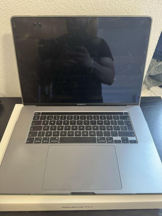 MacBook Pro 16 com TouchBar
