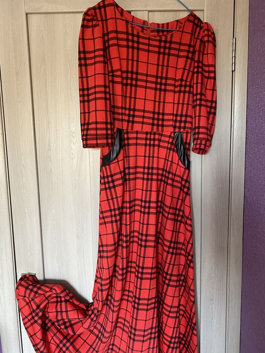 Плаття жіночі та дівчачі