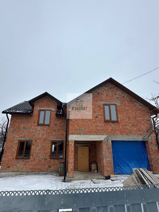 Продам добротний двоповерховий будинок у районі Смірнова