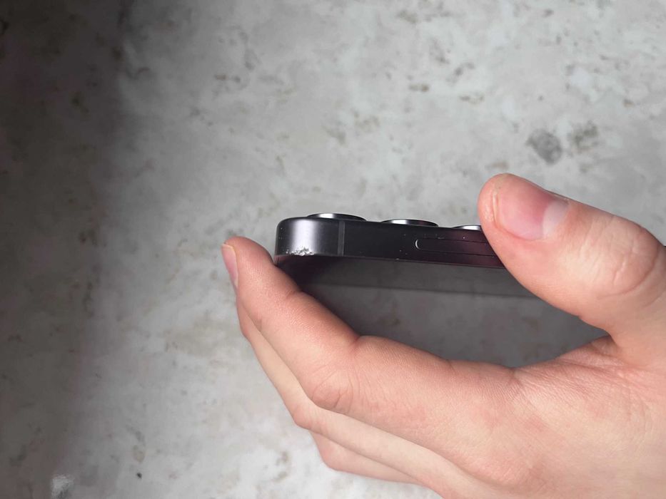 Samsung S24FE używany bateria 100%