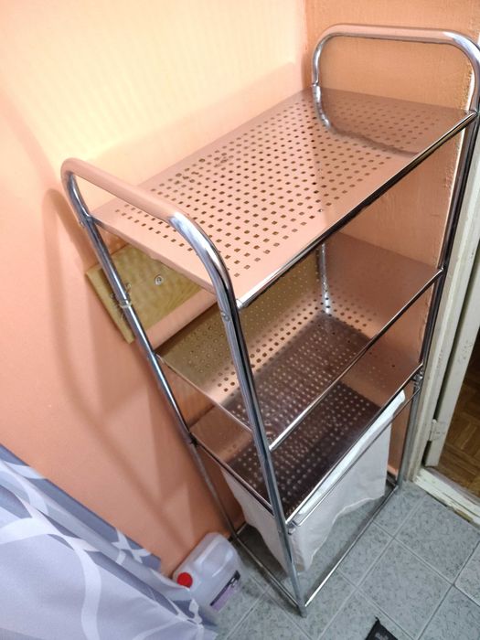 Етажерка стелаж металевий для ванної кімнати з кошиком для білизни