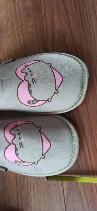 Kapcie Pusheen rozmiar 40 brązowe