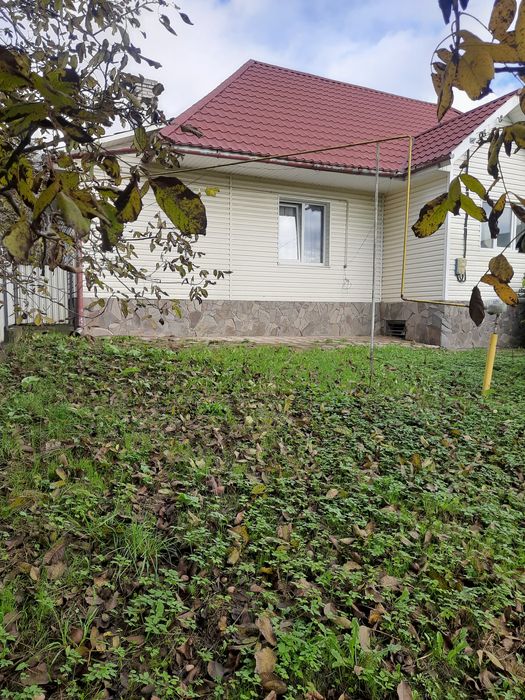 Продам будинок  к хорошому стані  кому потрібно  дзвоніть.