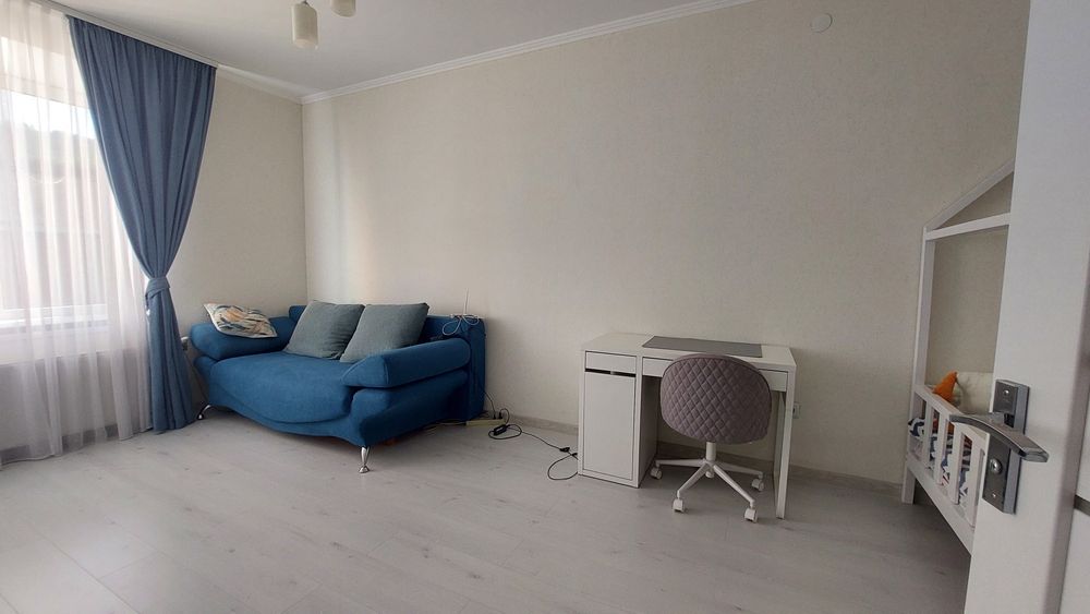 Продам 2-кімнатну квартиру. Вул.Коцюбинського,50.