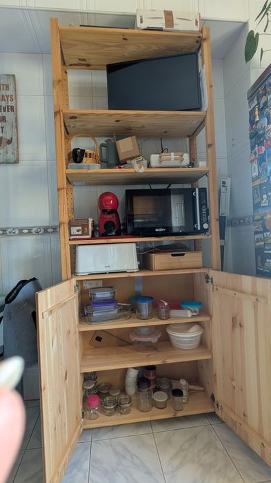 Armário de cozinha ou outro lugar .Não o desmonto e tem de o vir buscar