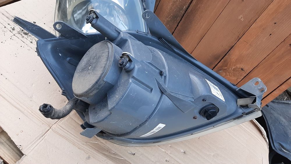 Lampa przednia Ford Fiesta mk6 Lift FL lampy przód
