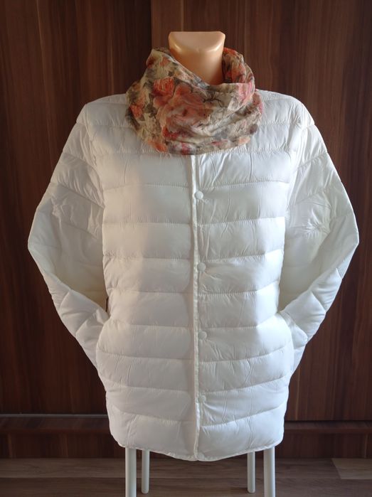 Chusta, apaszka damska motyw kwiatowy.