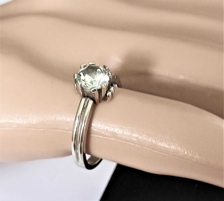 Pierśconek złoto 585 z brylantem 0,75 ct (certyfikat )