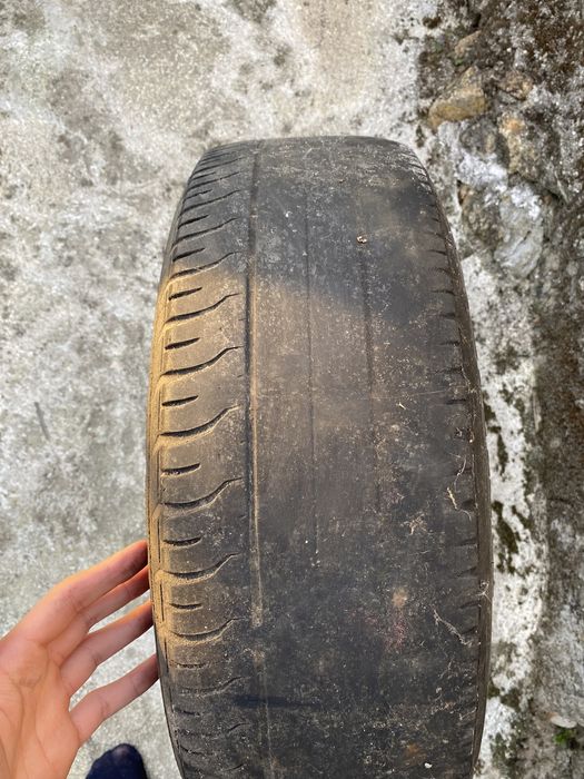 vendo 4 pneus com jante 15