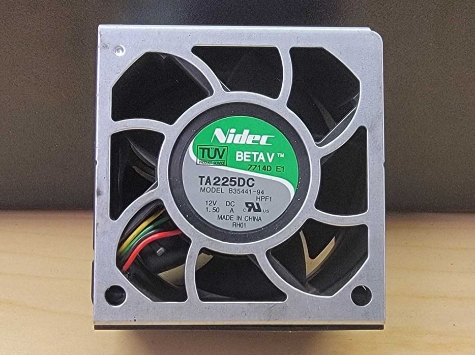 Продам серверні вентилятори