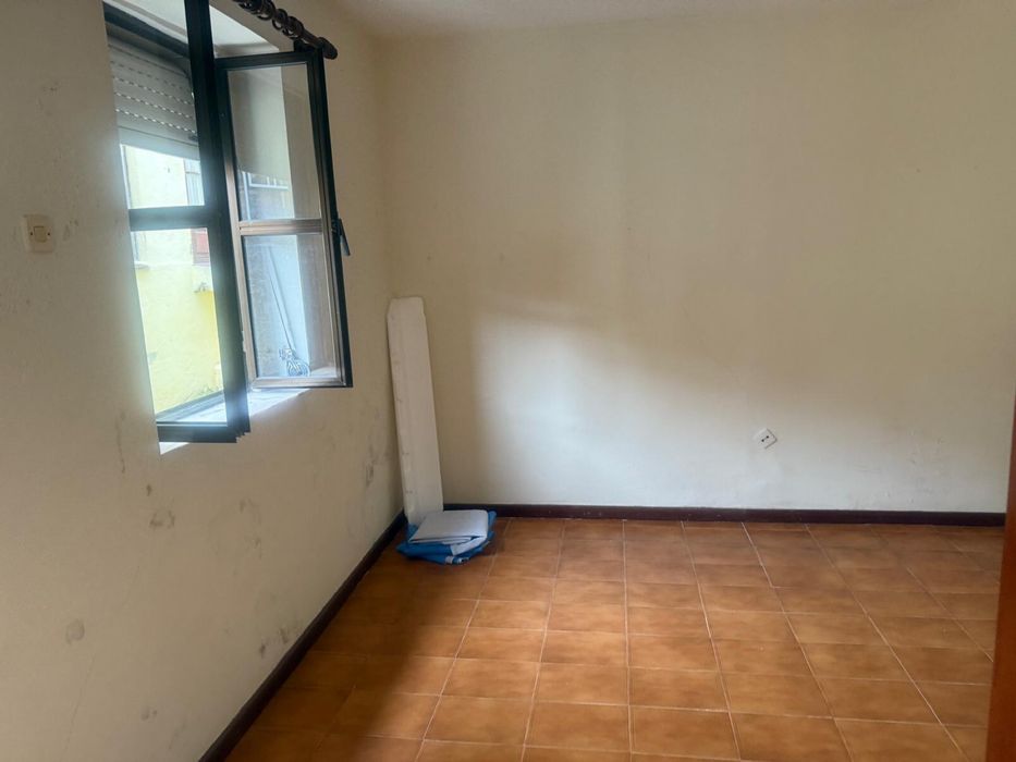 Arrenda-se Casa T2 — Centro Histórico do Porto (zona da Batalha)