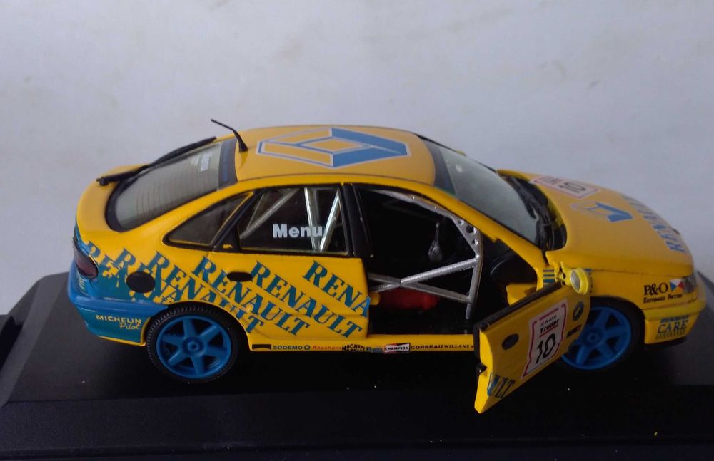 Renault Laguna BTCC de 1994, piloto Alain Menu, Ver descrição