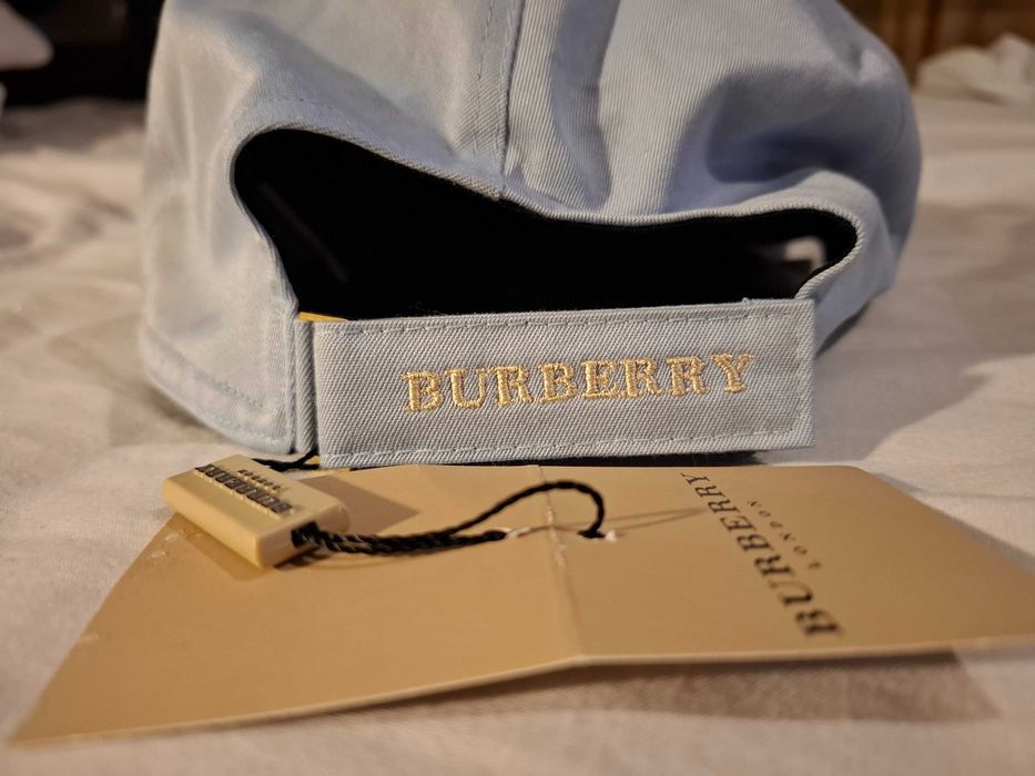 Boné novo Burberry TU - SALDO