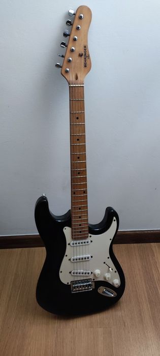 Guitarra Elétrica Preta Behringer