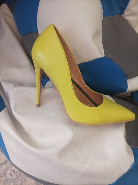 Przepiękne buty na obcasie