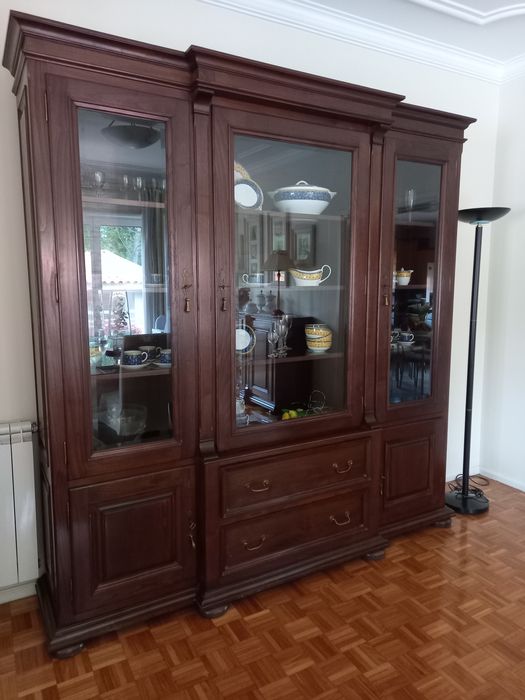 Movel sala jantar em madeira de castanho