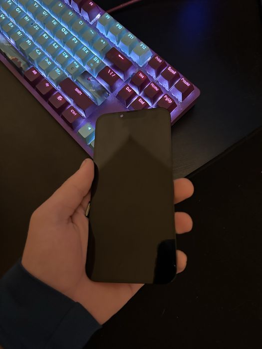 Дисплей на iPhone 13 (оригинал)