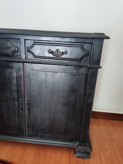 Aparador antigo anos 80  de sala madeira pintado preto