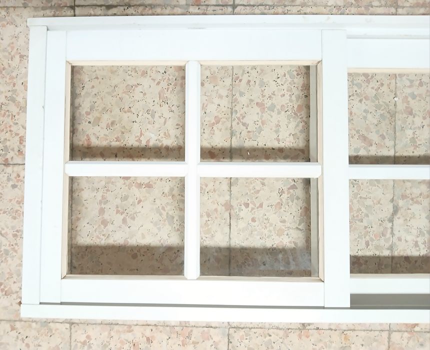 Janela em alumínio branco