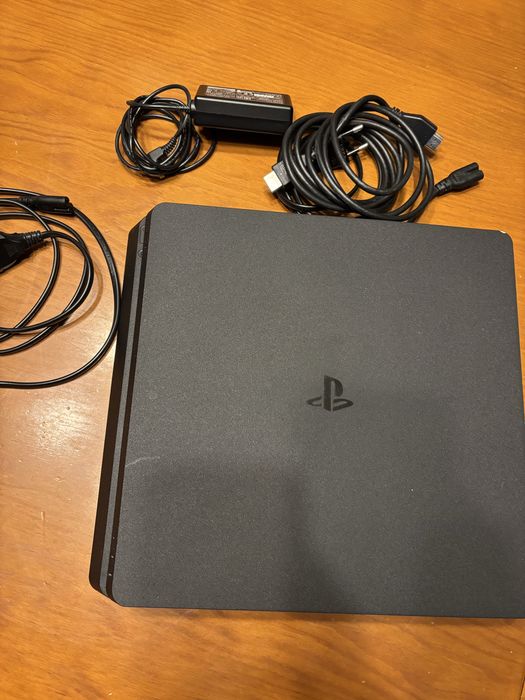 PS4 1 TB com CD (muito bom estado)