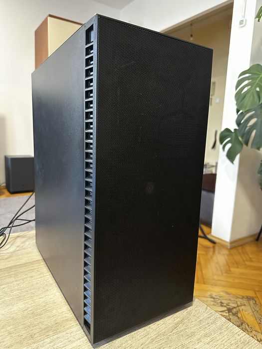 PC | i7-8700 / RX 6500 XT 4GB / 16GB RAM / SSD 1TB / Windows 11