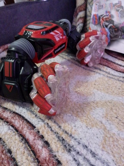 Машинка на пульте управления