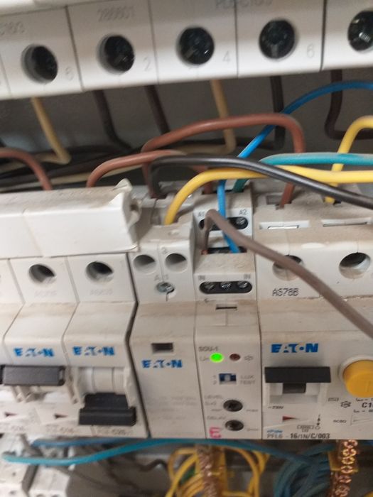 Досвідчений Електрик