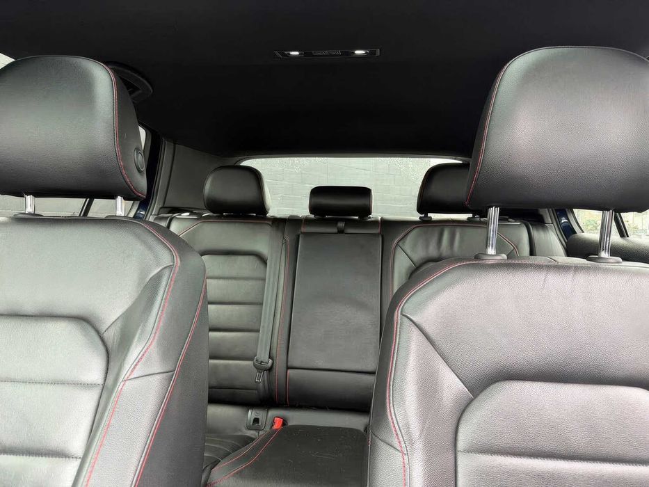 Volkswagen Golf GTI Autobahn 4-Door      2016