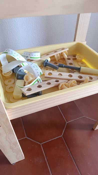 Mesa ferramentas criança