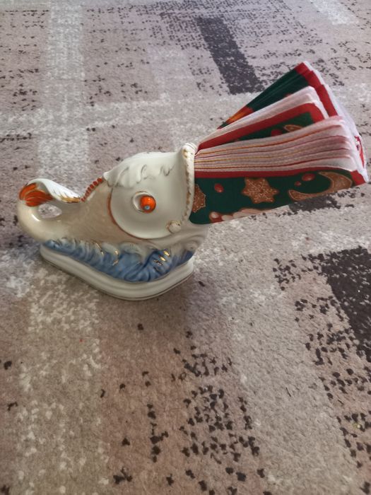 Статуэтка фарфоровая ,, рыбка ,,  салфетница  з - д Коростень