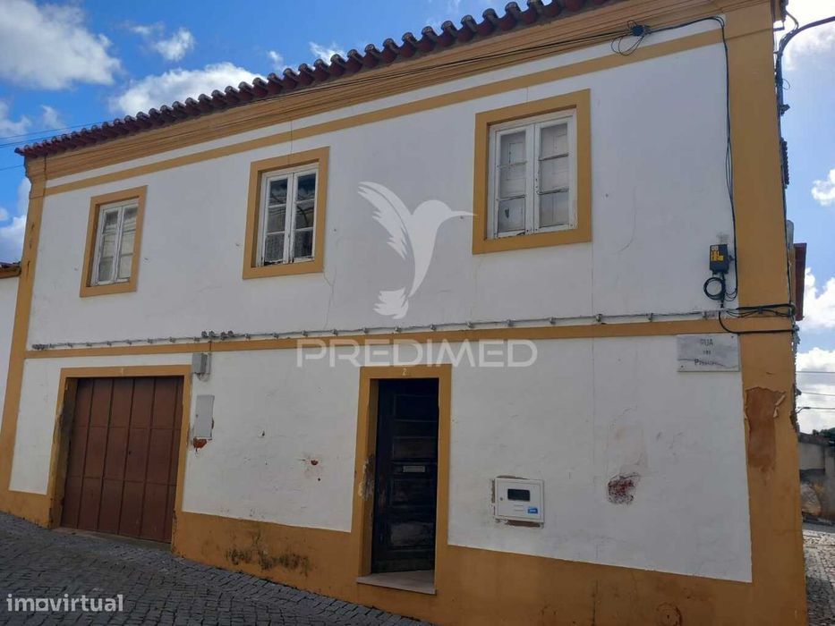Moradia Bi-Familiar T6 E Com Espaço Comercial - Alter Do Chão