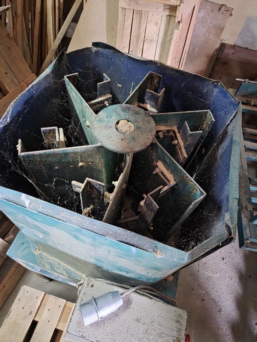 Klockarka karuzelowa Lignuma