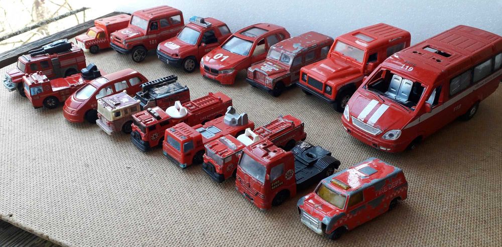 Пожежні машинки металеві -16 шт:BBurago ,Matchbox та інші. ЦІНА ЗА ВСЕ