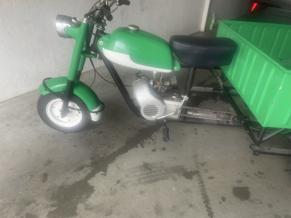 Dois Triciclos Famel Zundapp