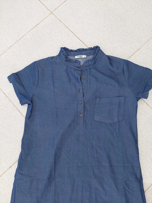Vestido em ganga com aplicaçao de renda em baixo