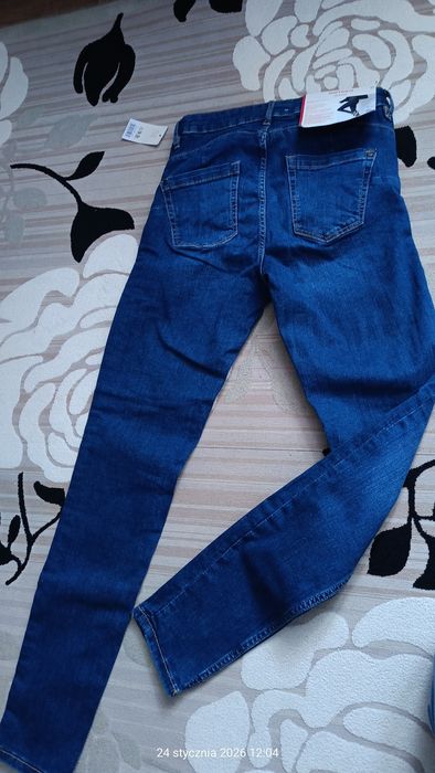 Nowe spodnie jeansowe r.40