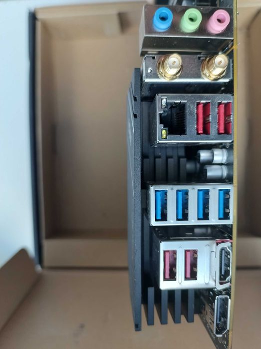 Материнська плата MSI PRO B650M-A WIFI (під відновлення)