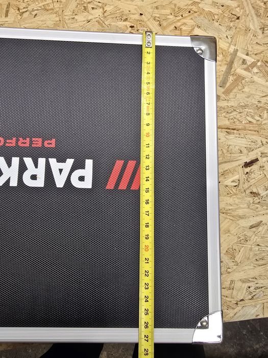 Walizka aluminiową parkside