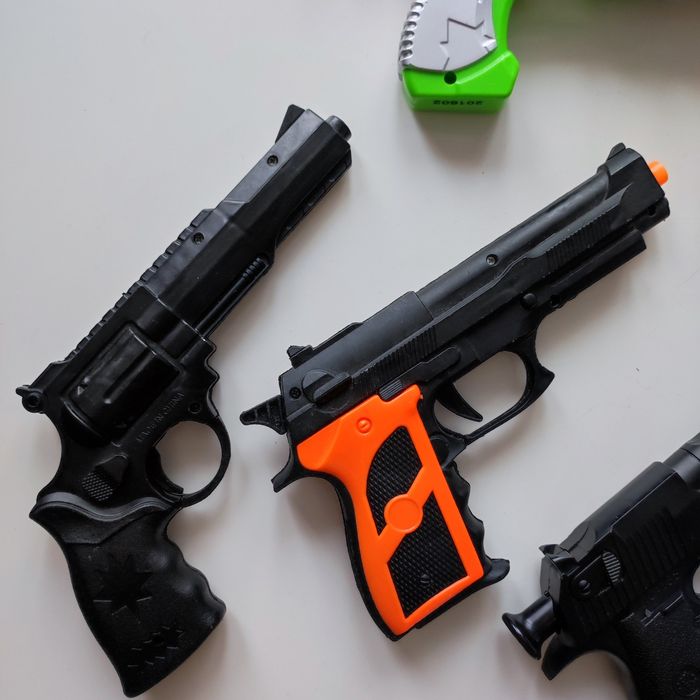 Pistolety NERF bez strzałek + inne pistolety zabawkowe