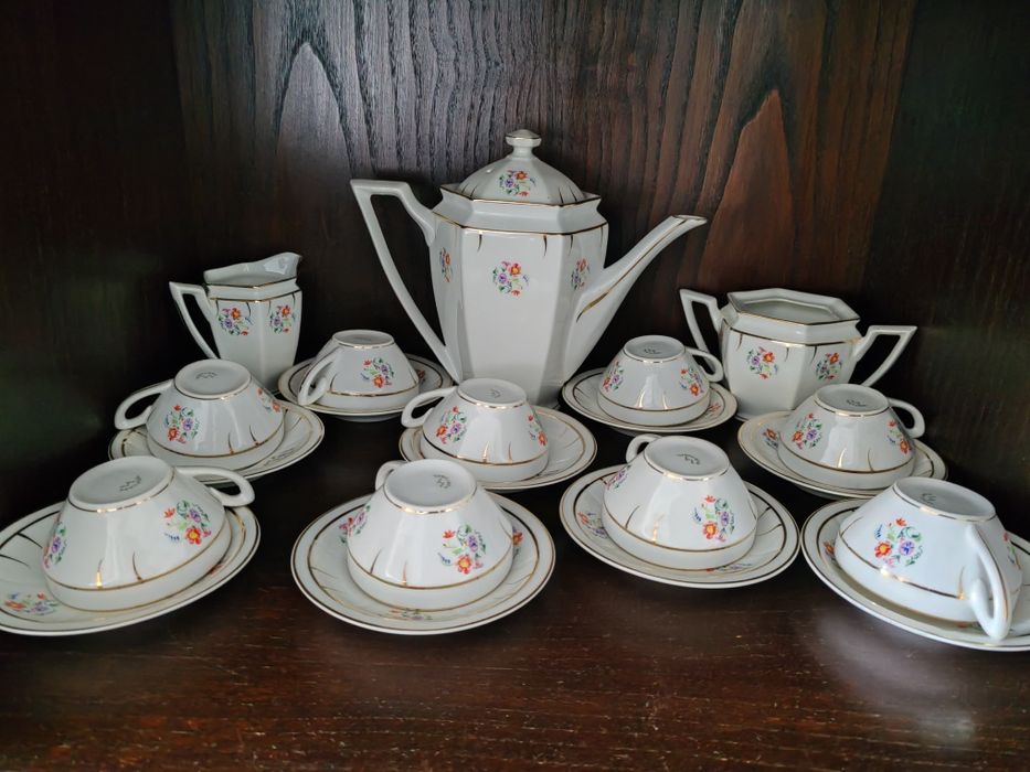 BAIXA DE PREÇO - Serviço café Vista Alegre impecável