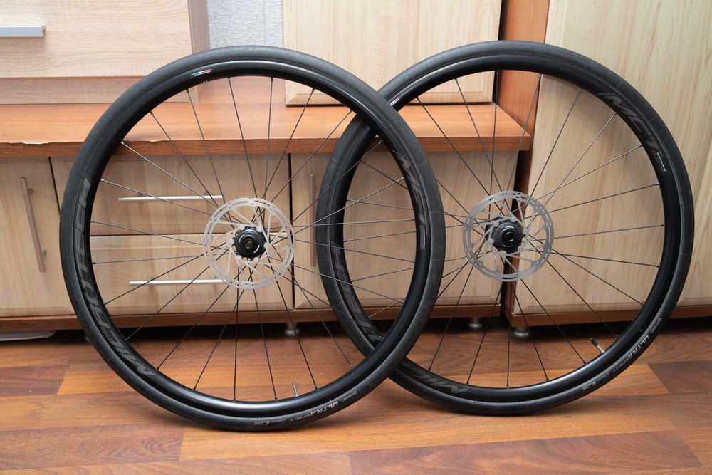 Шоссе гревел 700С 28" Под Ось дисковый тормоз Безкамерка Шоссе Microte