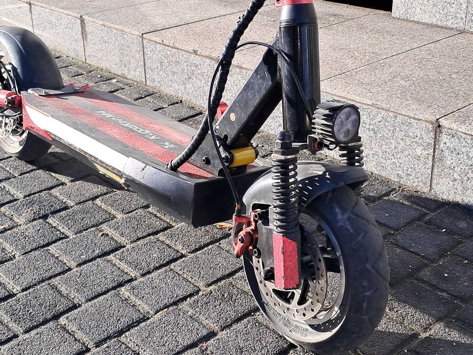 Hulajnoga elektryczna KUGOO KIRIN M4 + Ładowarka
