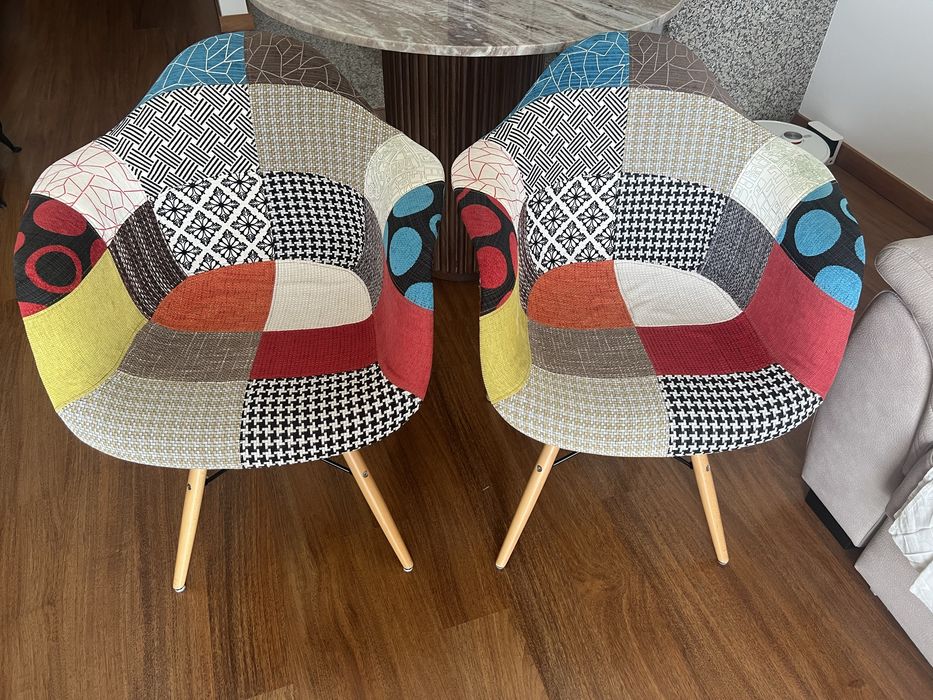 Conjunto 2 cadeiras O Gato Preto – design patchwork