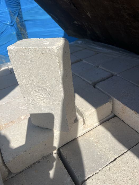 Цегла шамотна,Вогнетривка,кирпич огнеупорный,шамотка