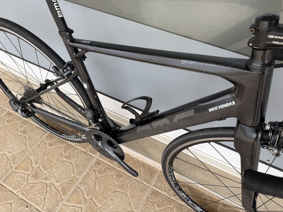 Bicicleta de estrada BMC - Mudancas electricas