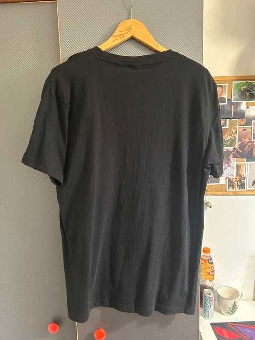 Czarna koszulka z oryginalnym nadrukiem