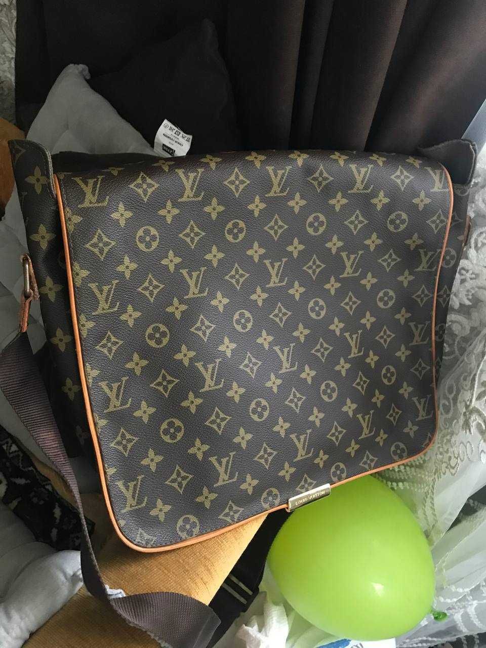 Louis vuitton large messenger bag clearance