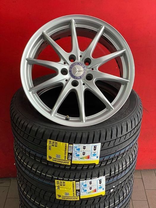 Jantes 17 Originais Mercedes CLA usadas em bom estado com pneus usados
