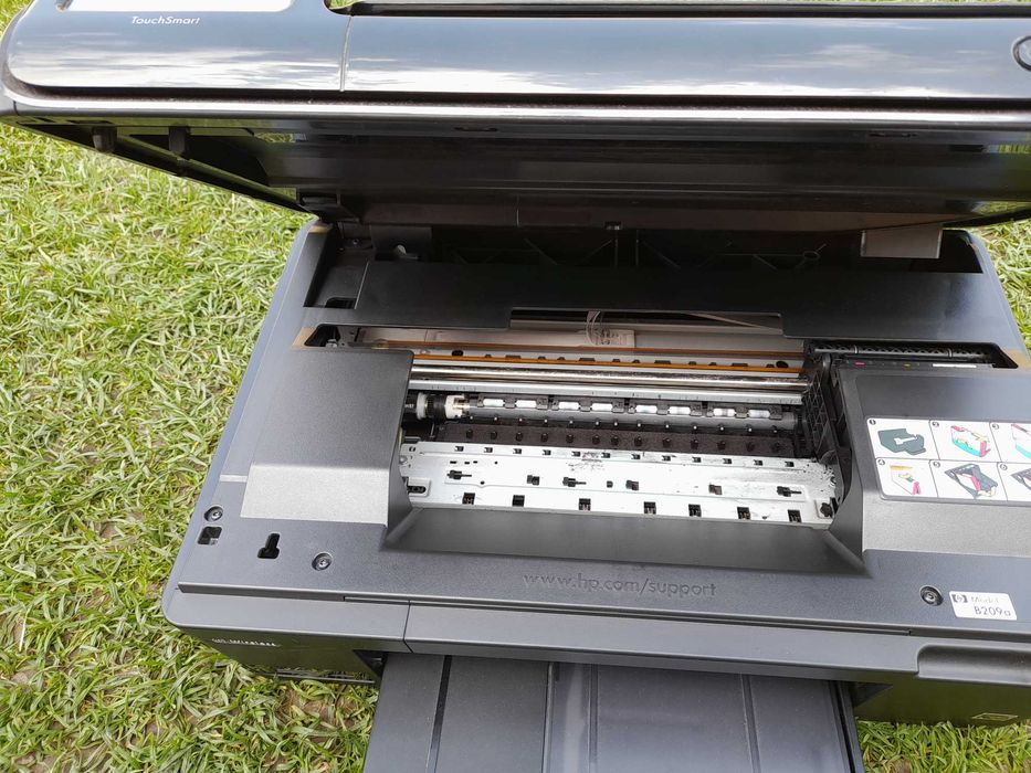 dwie drukarki HP b209
